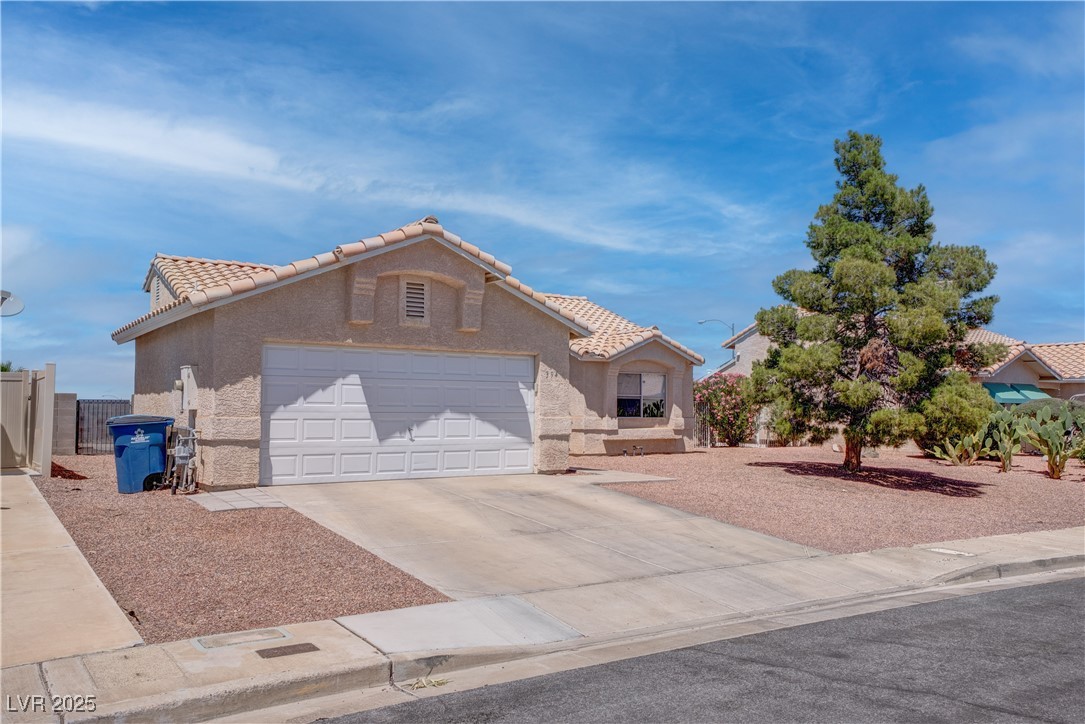 394 Lombardy Circle Property Photo 3