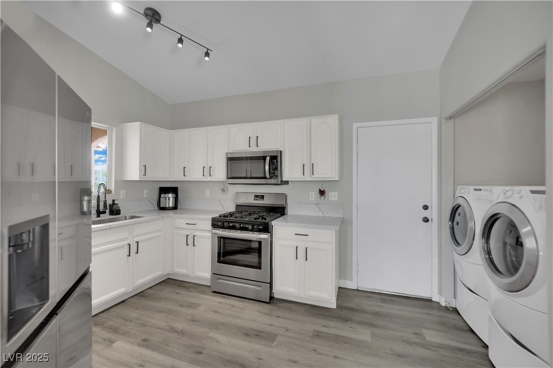 394 Lombardy Circle Property Photo 6