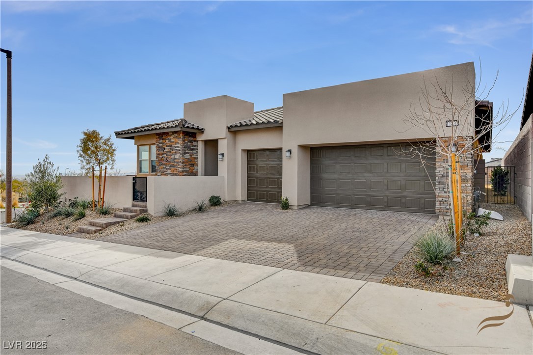 11837 Grassy Plain Avenue Property Photo 2