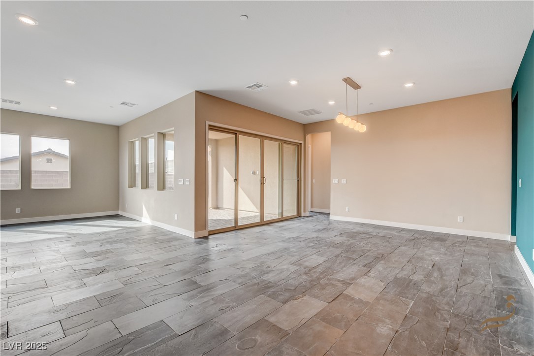 11837 Grassy Plain Avenue Property Photo 9