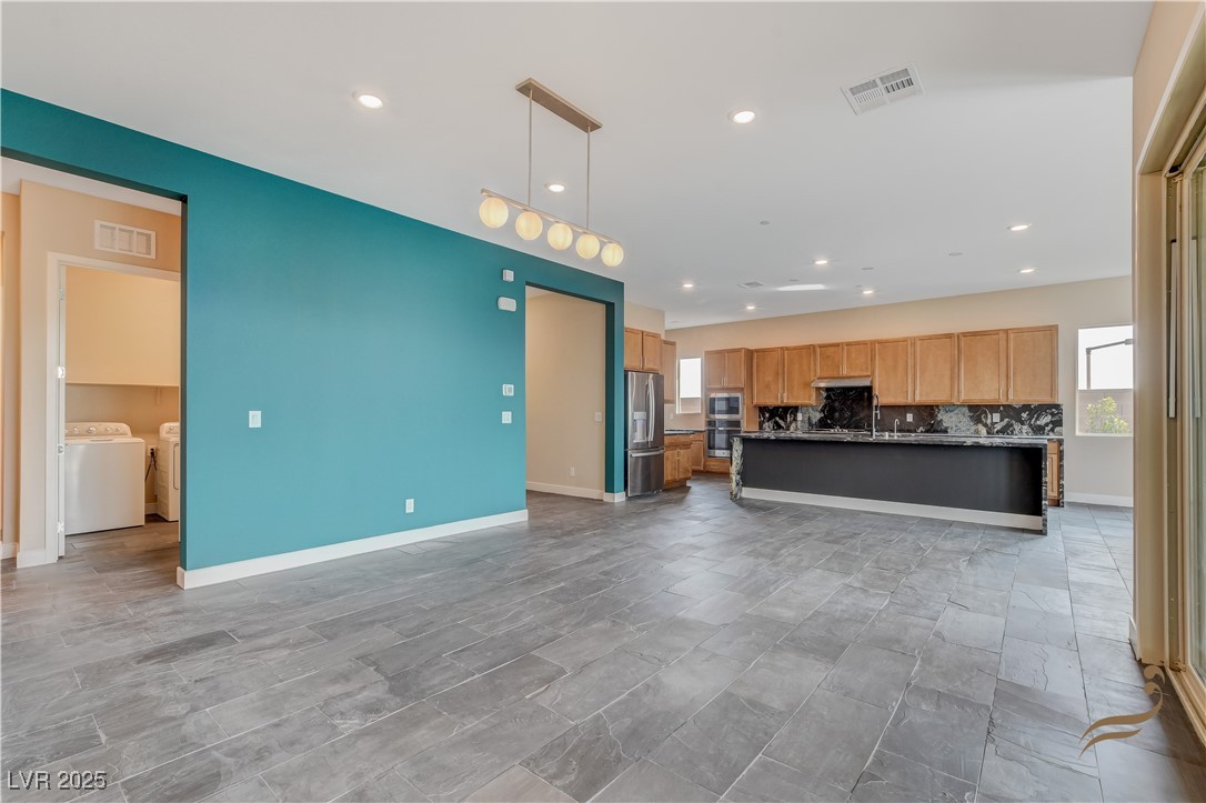 11837 Grassy Plain Avenue Property Photo 12