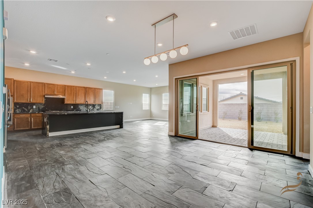 11837 Grassy Plain Avenue Property Photo 14