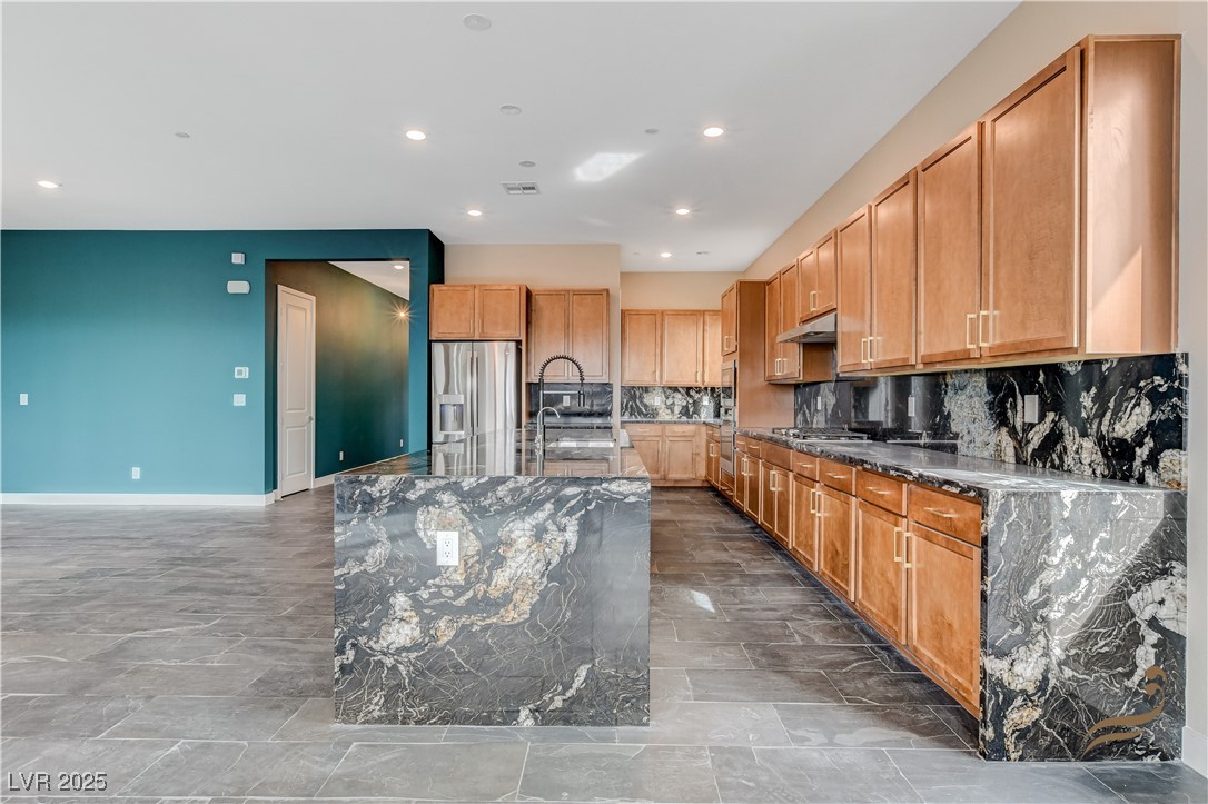 11837 Grassy Plain Avenue Property Photo 16