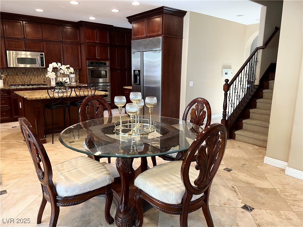 530 Calahonda Court Property Photo 14