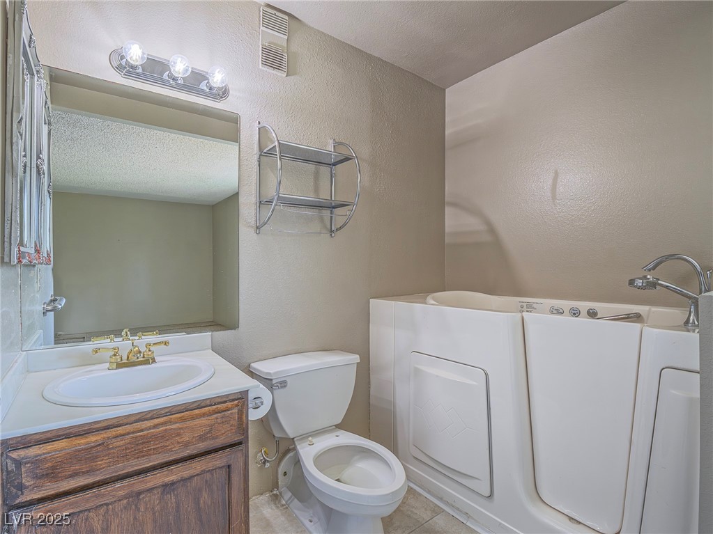 725 North Royal Crest Circle 228 Property Photo 22