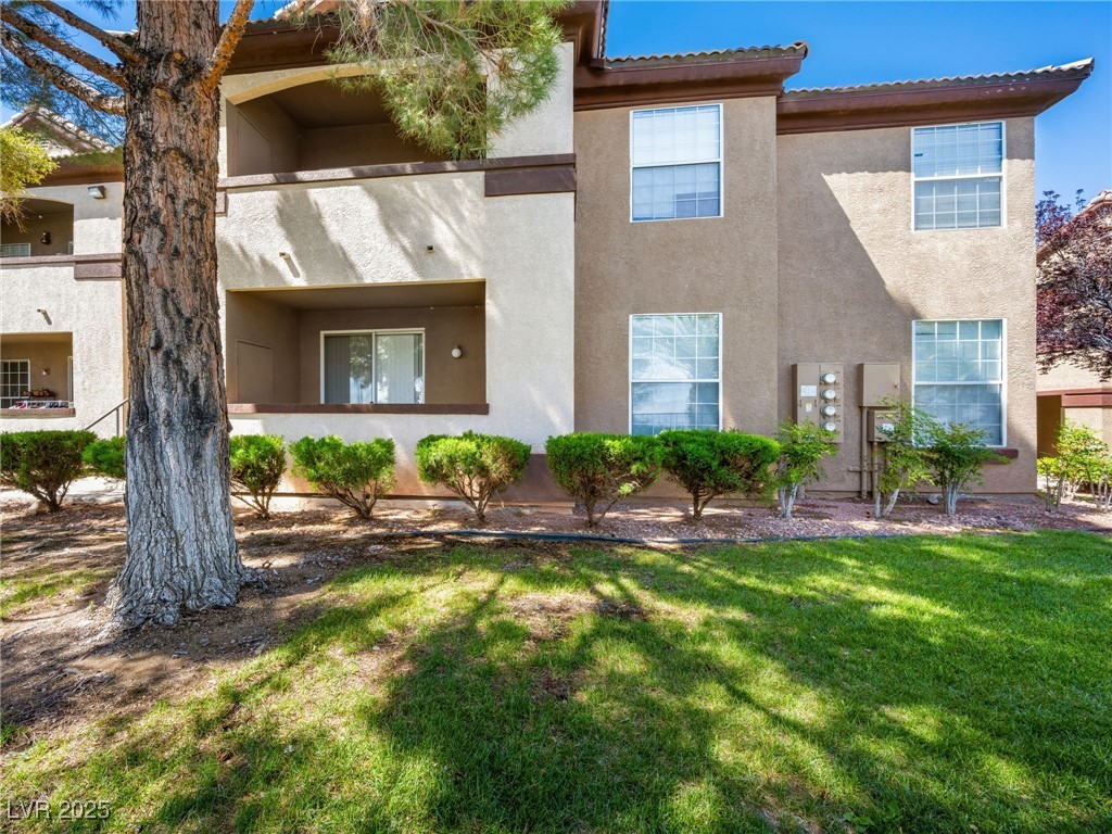 231 West Horizon Ridge Parkway 212 Property Photo 1