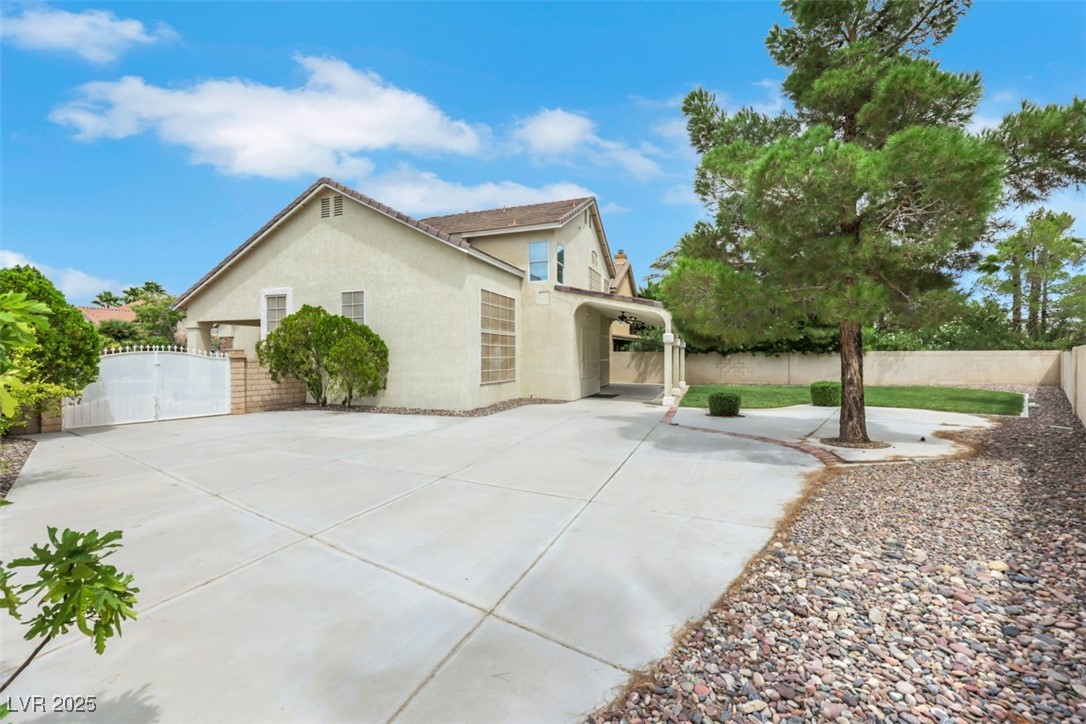 8481 Lambert Drive Property Photo 8