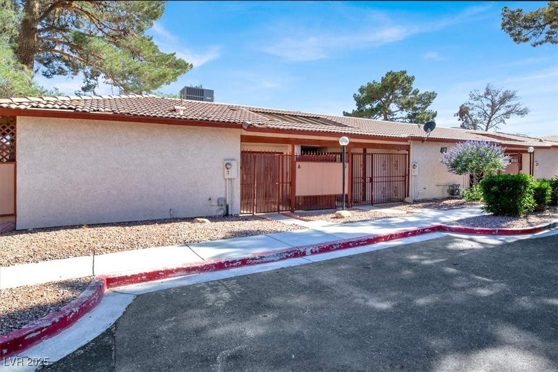 417 North Lamb Boulevard E Property Photo 1