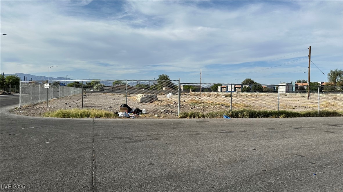 Mcknight St Property Photo 13