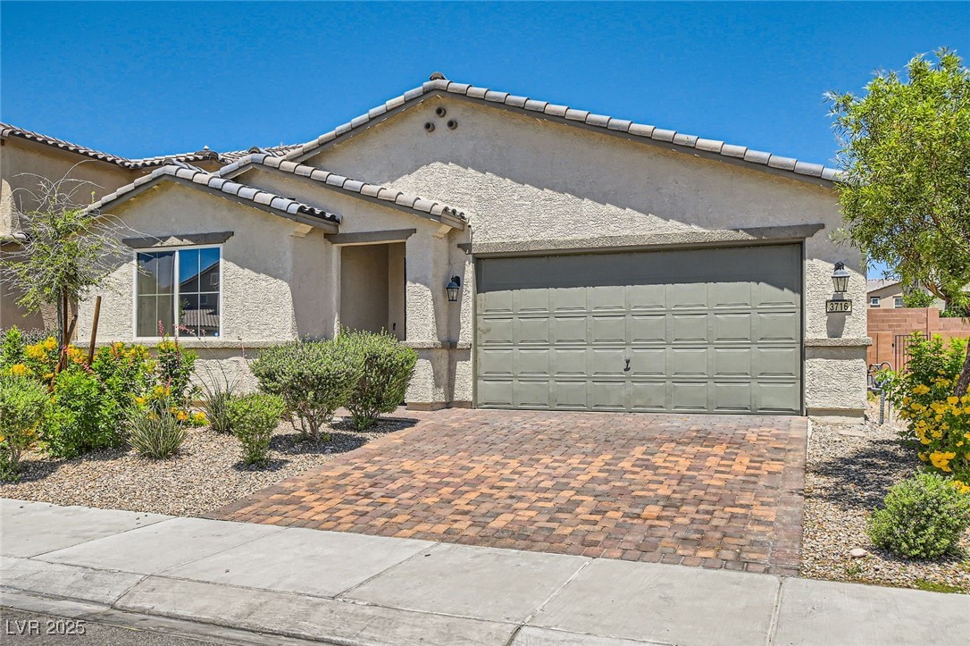 3716 West Colton Avenue Property Photo 1