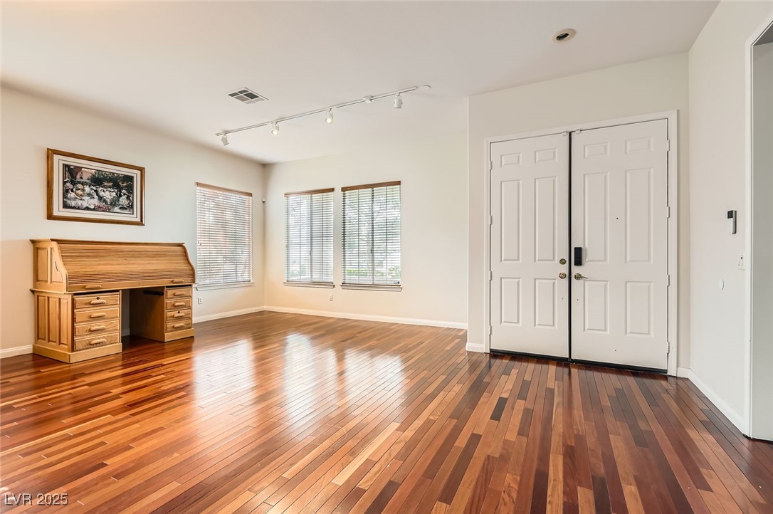 313 Glenridding Street Property Photo 4