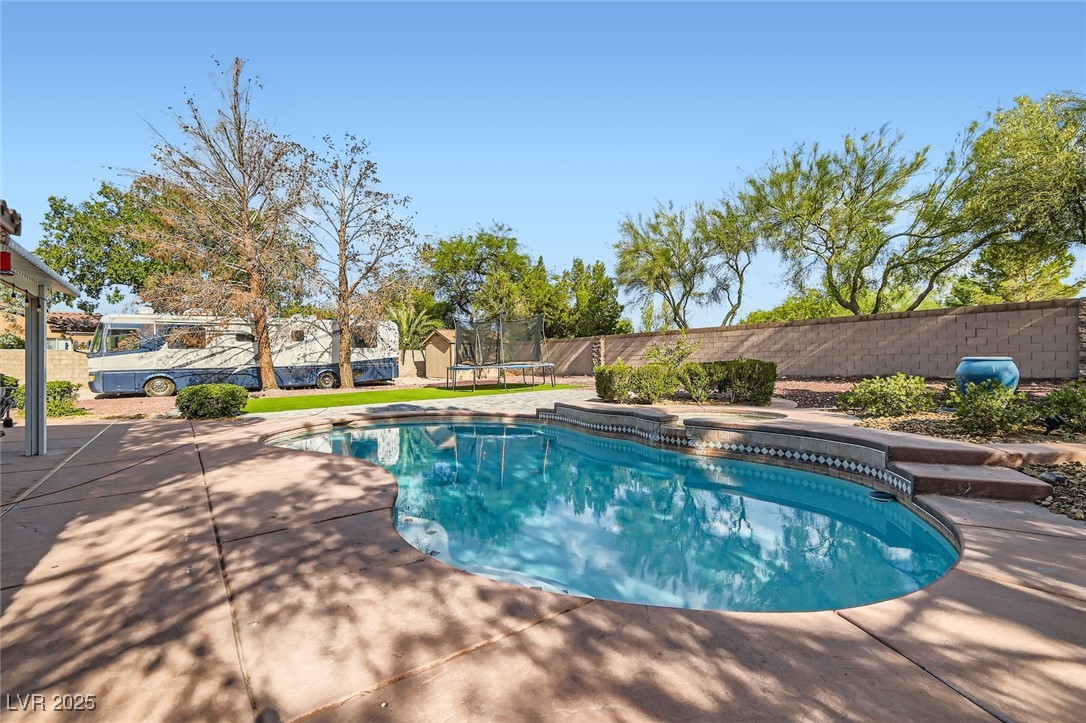 313 Glenridding Street Property Photo 23