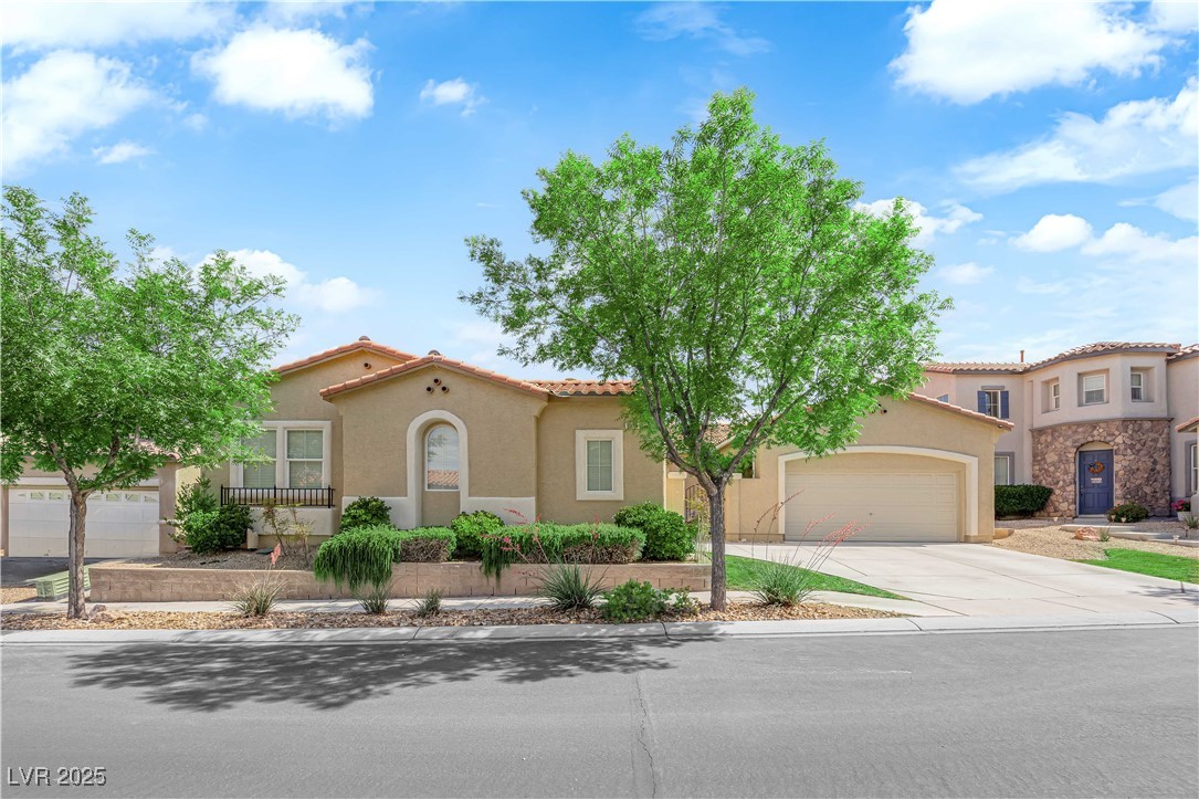 9375 Gold Lake Avenue Property Photo 3