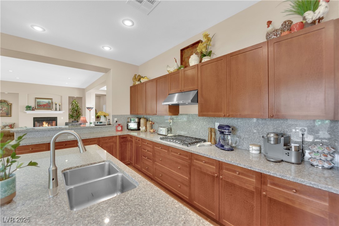 9375 Gold Lake Avenue Property Photo 18