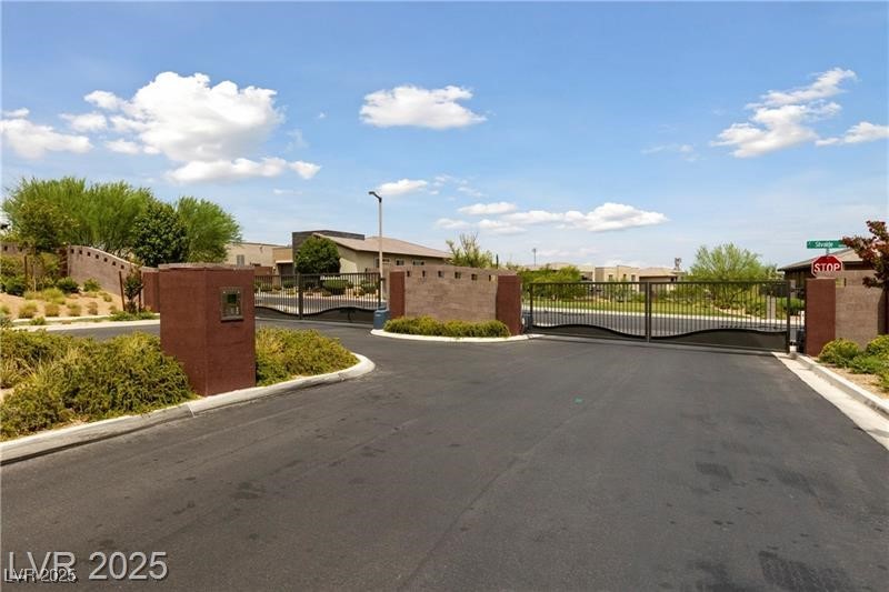 10334 Kesington Drive Property Photo 2