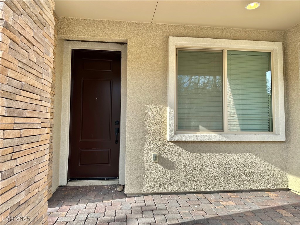 10334 Kesington Drive Property Photo 3