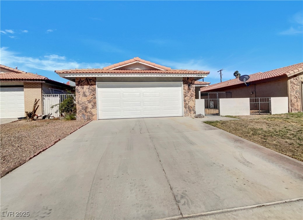 1832 Yellow Rose Street Property Photo 1