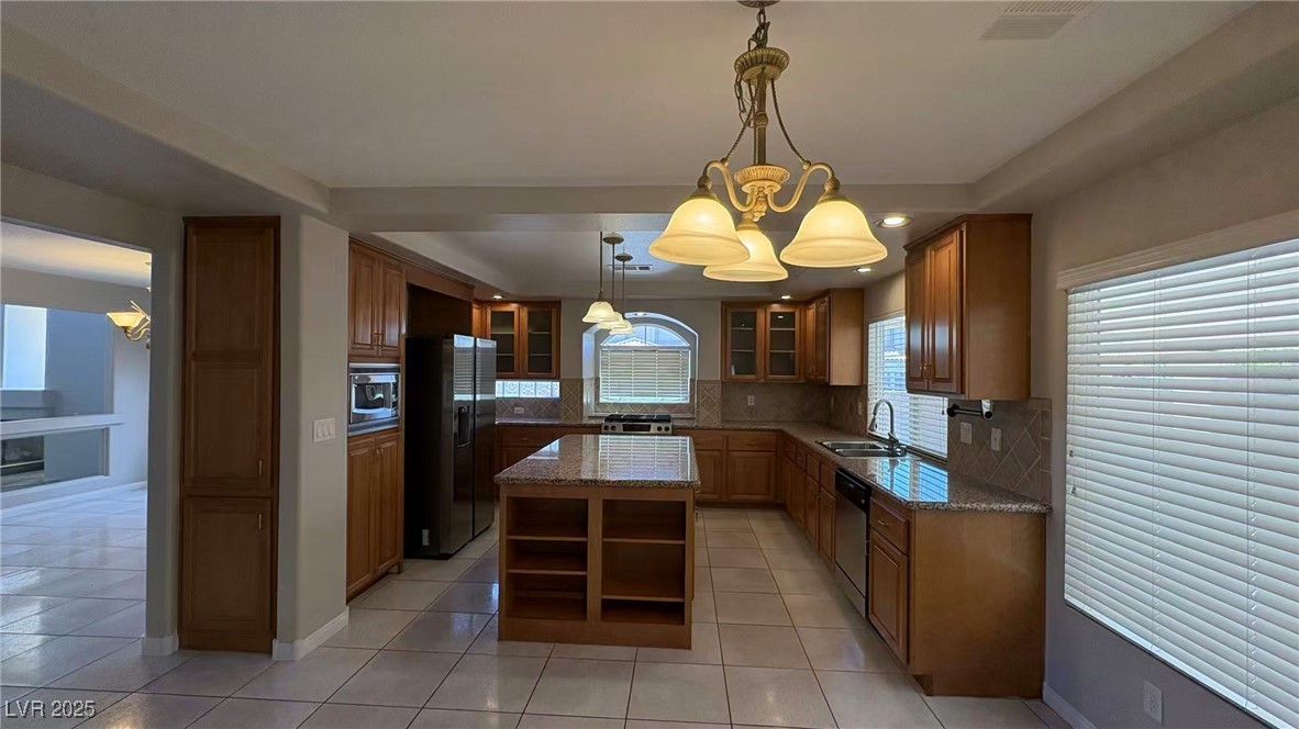 6675 Coronado Crest Avenue Property Photo 7