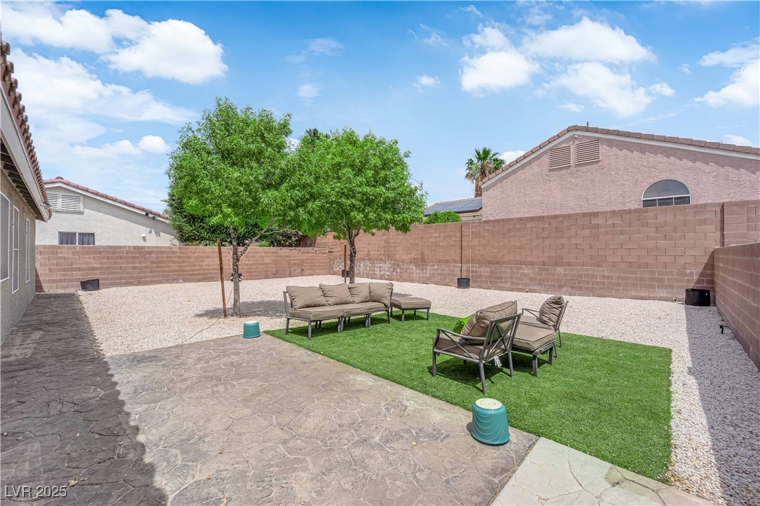 3102 Honeysuckle Avenue Property Photo 3