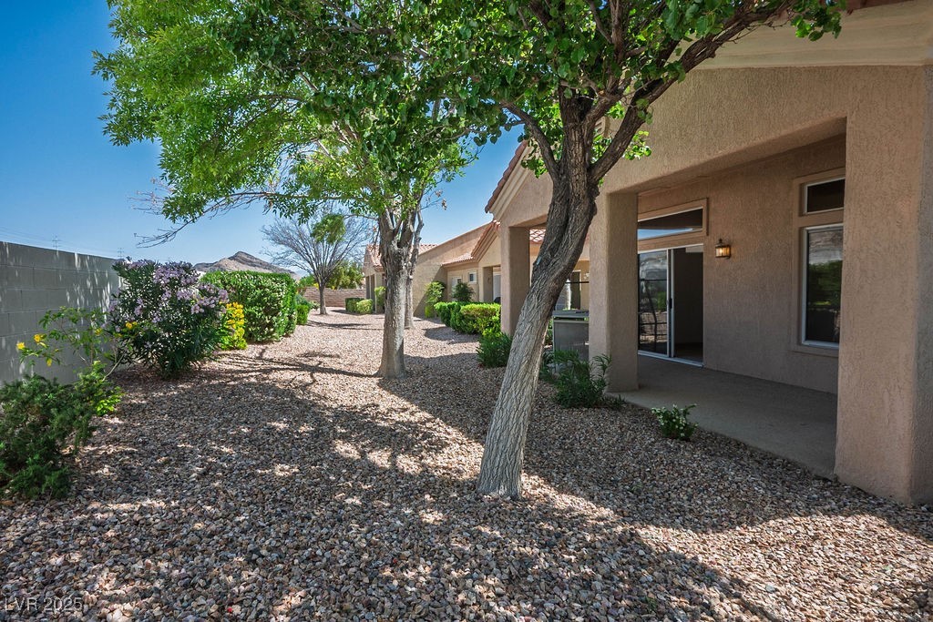 2315 Sun Cliffs Street Property Photo 4