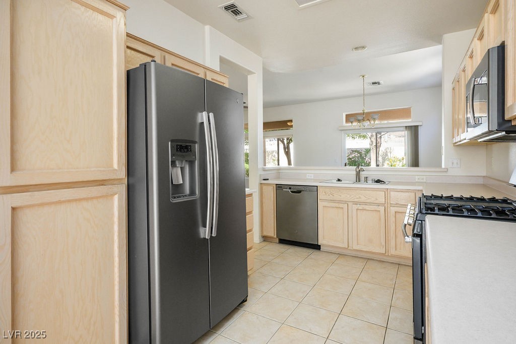 2315 Sun Cliffs Street Property Photo 8