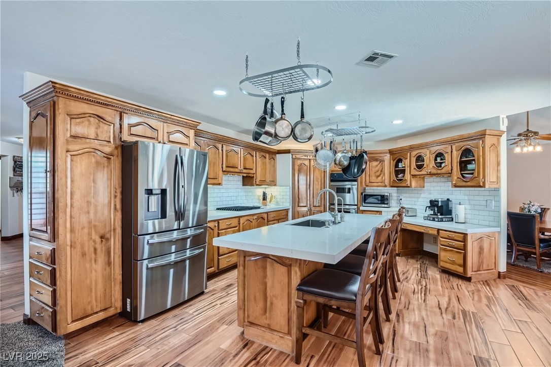 4075 East Oquendo Road Property Photo 15