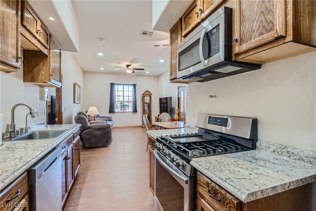 4075 East Oquendo Road Property Photo 40