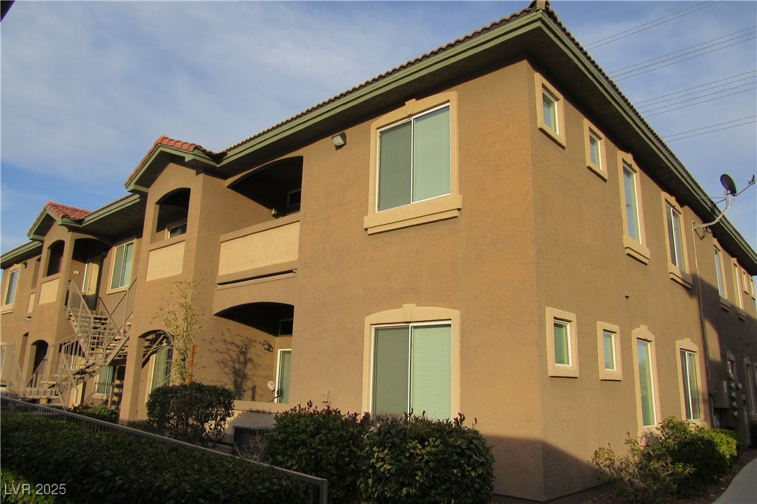 3504 Desert Cliff Street 202 Property Photo 1