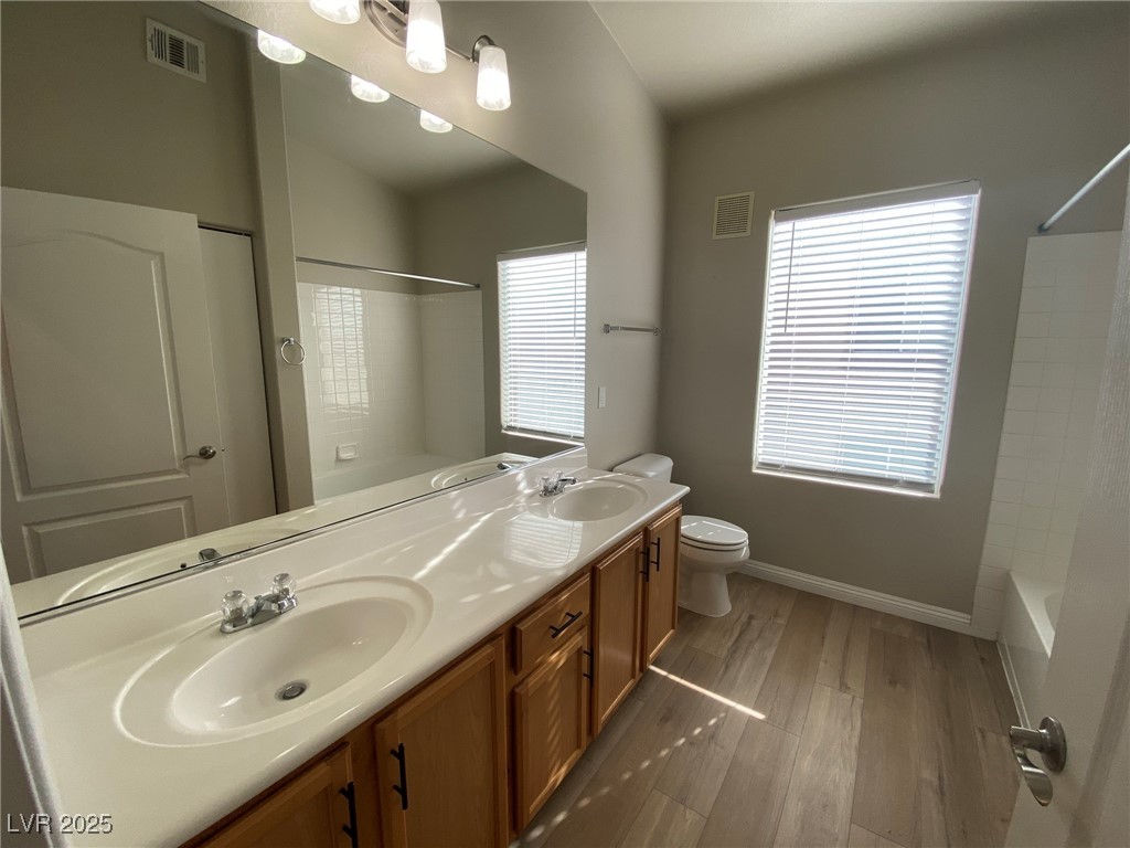 3504 Desert Cliff Street 202 Property Photo 15