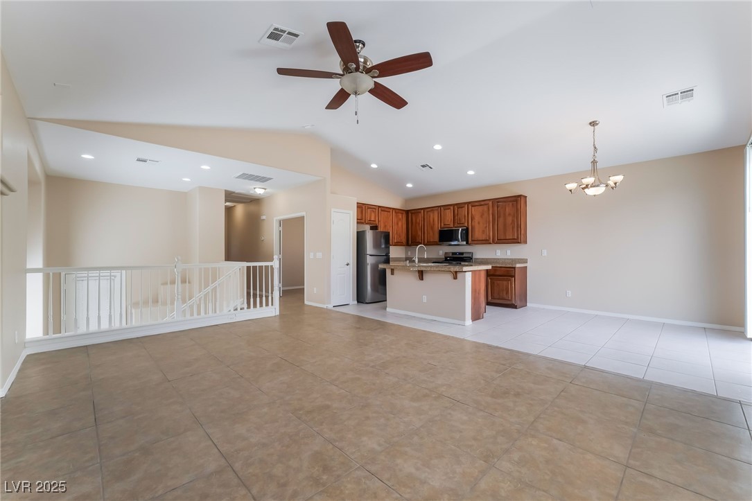 5086 Echo Shire Avenue Property Photo 10