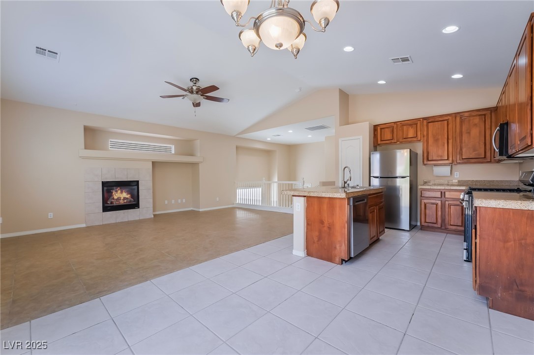 5086 Echo Shire Avenue Property Photo 13