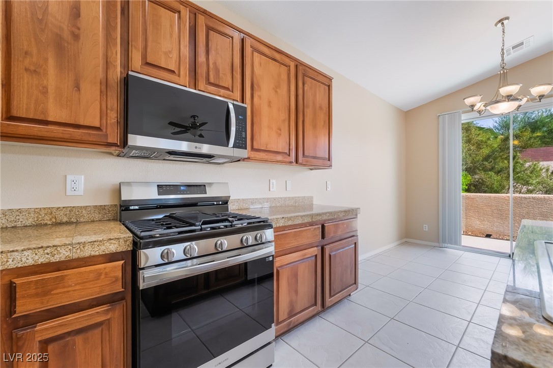 5086 Echo Shire Avenue Property Photo 16