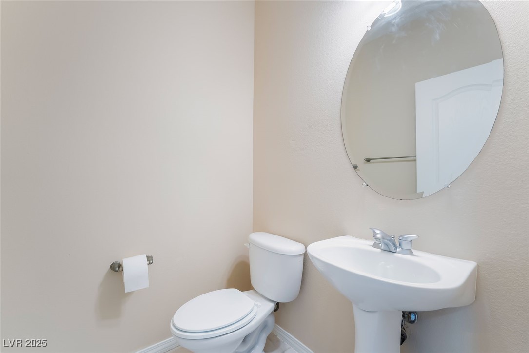 5086 Echo Shire Avenue Property Photo 19