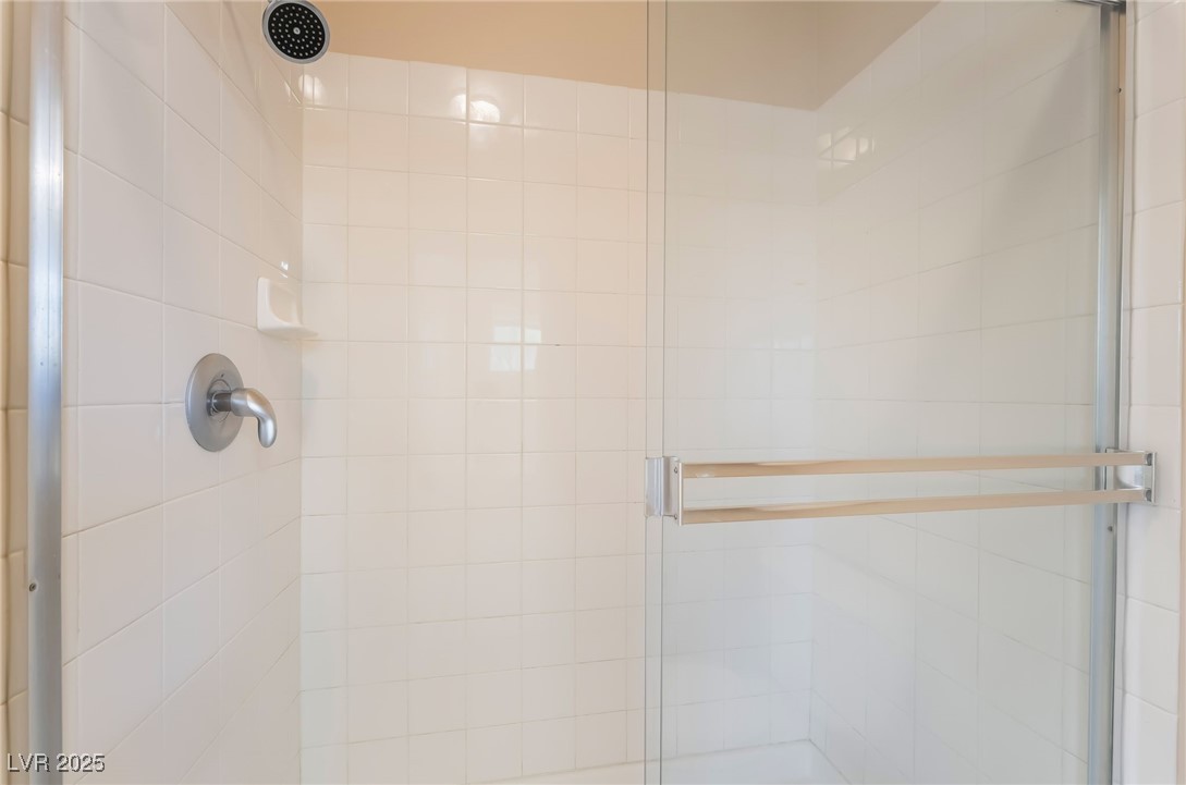 5086 Echo Shire Avenue Property Photo 26