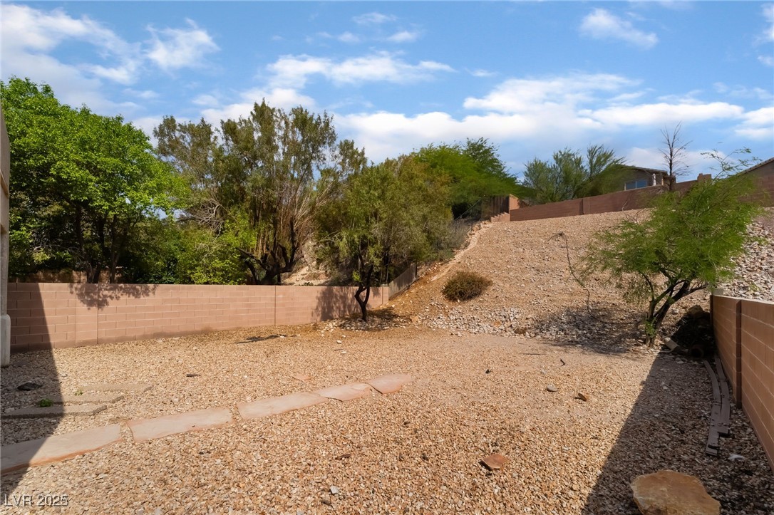 5086 Echo Shire Avenue Property Photo 34