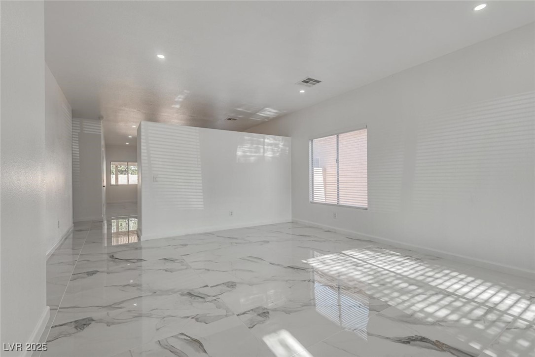 6022 Highland Gardens Drive Property Photo 2