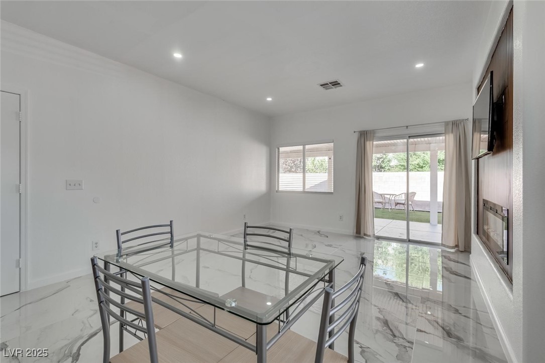 6022 Highland Gardens Drive Property Photo 8