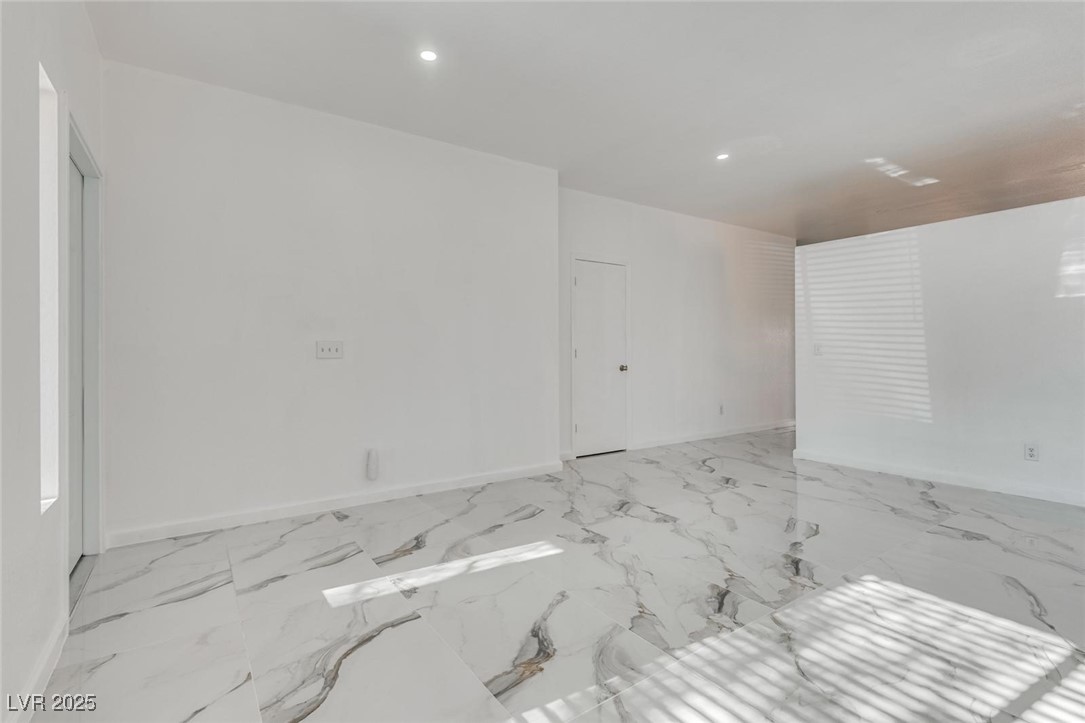 6022 Highland Gardens Drive Property Photo 27