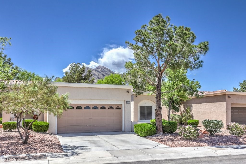 2509 Banora Point Drive Property Photo 2