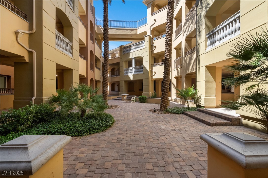 30 Via Mantova 102 Property Photo 2