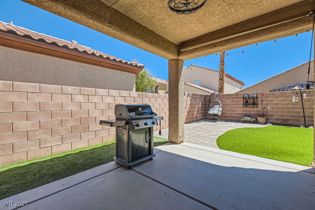 6446 Button Quail Street Property Photo 24