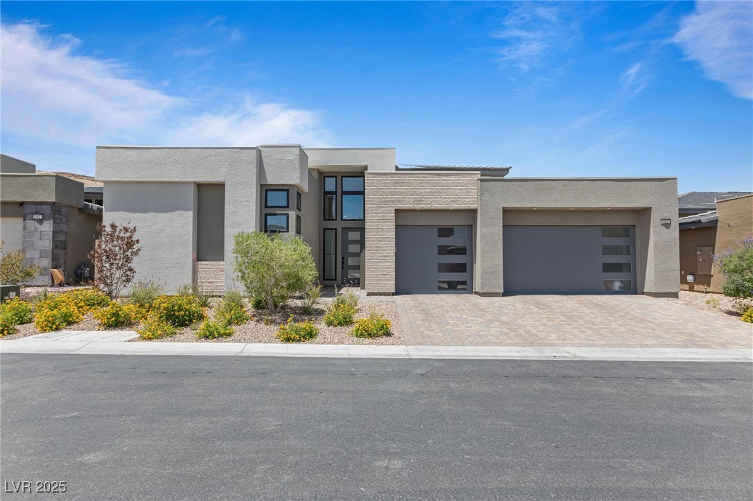 10927 White Clay Drive Property Photo 1