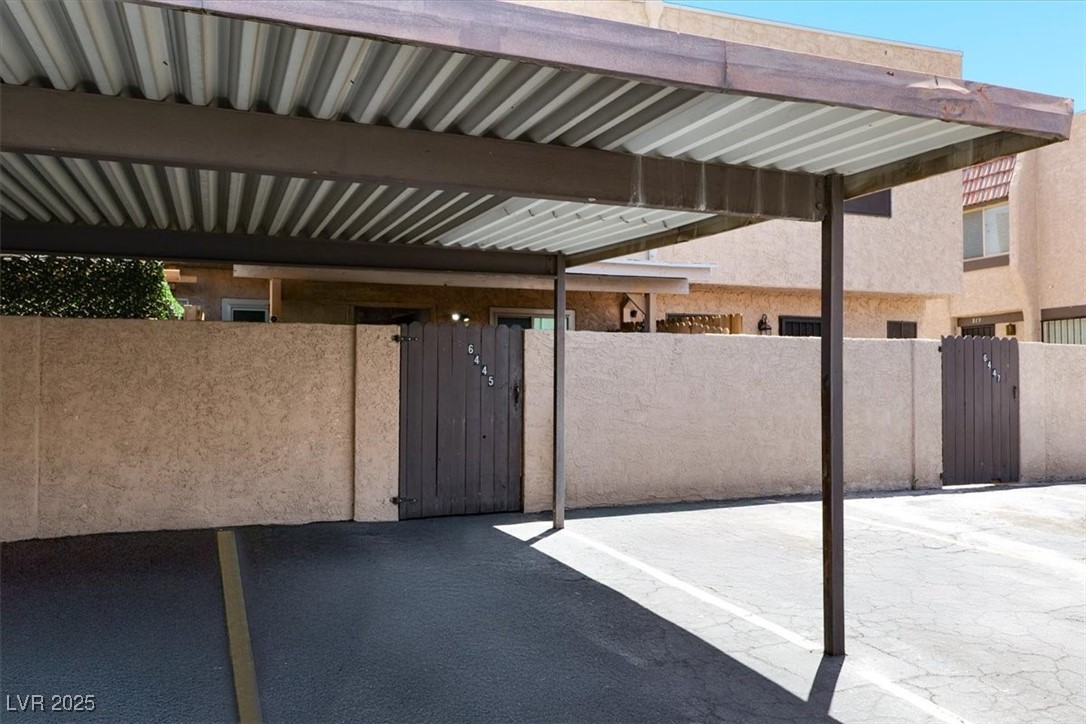 6445 Ironbark Lane Property Photo 6