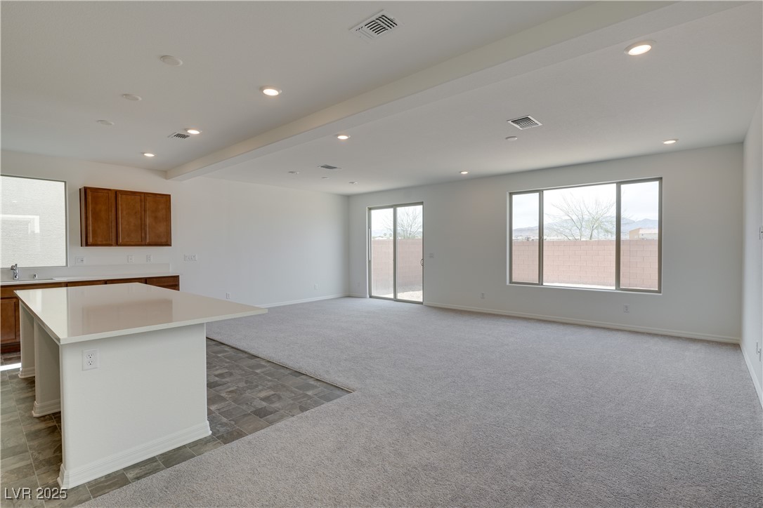 10339 Dallington Street Property Photo 7