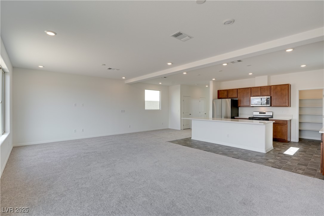 10339 Dallington Street Property Photo 9