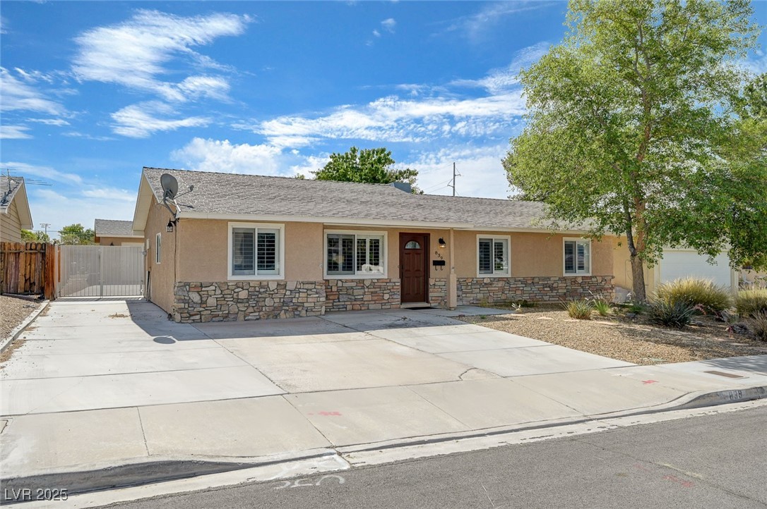 839 Benita Place