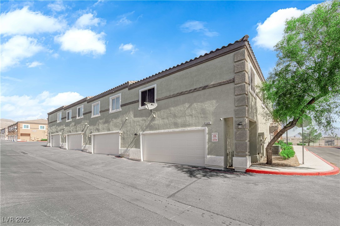 10450 Gold Shadow Avenue