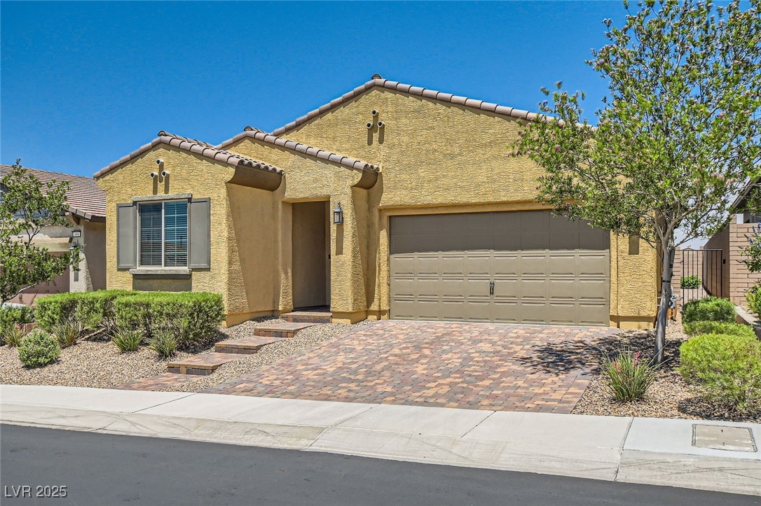 498 Pebble Run Avenue Property Photo 1