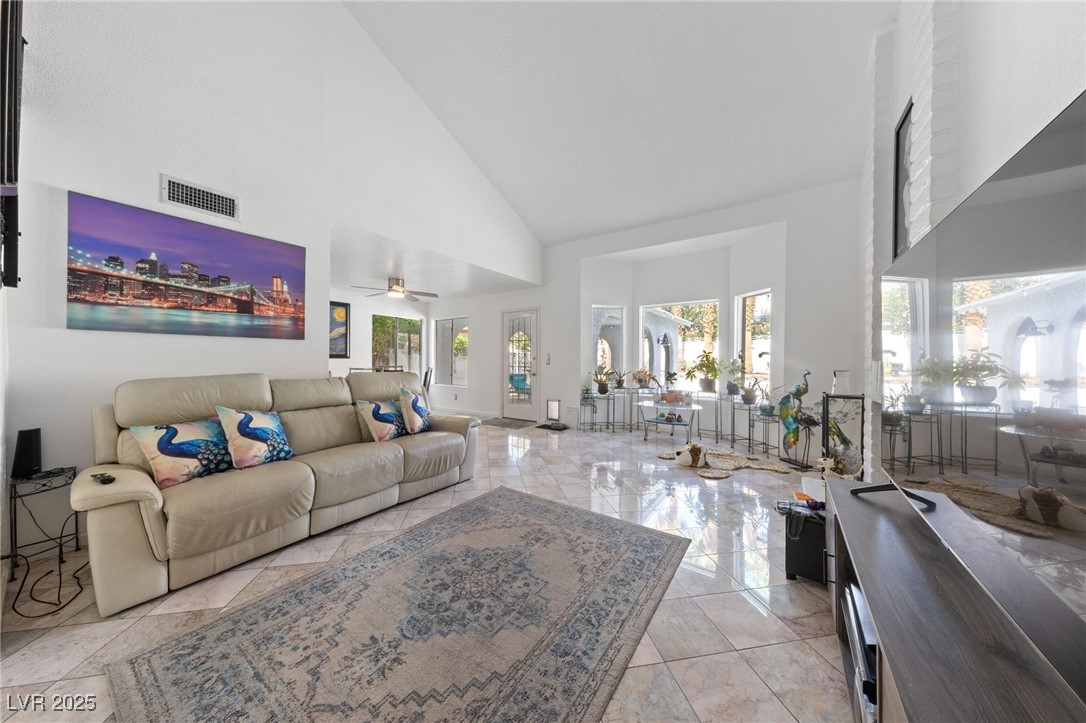 823 Schooner Drive Property Photo 3