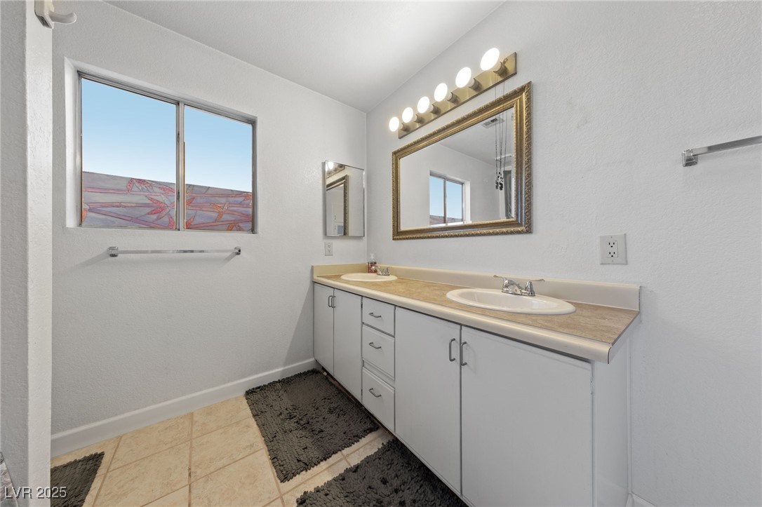 823 Schooner Drive Property Photo 16